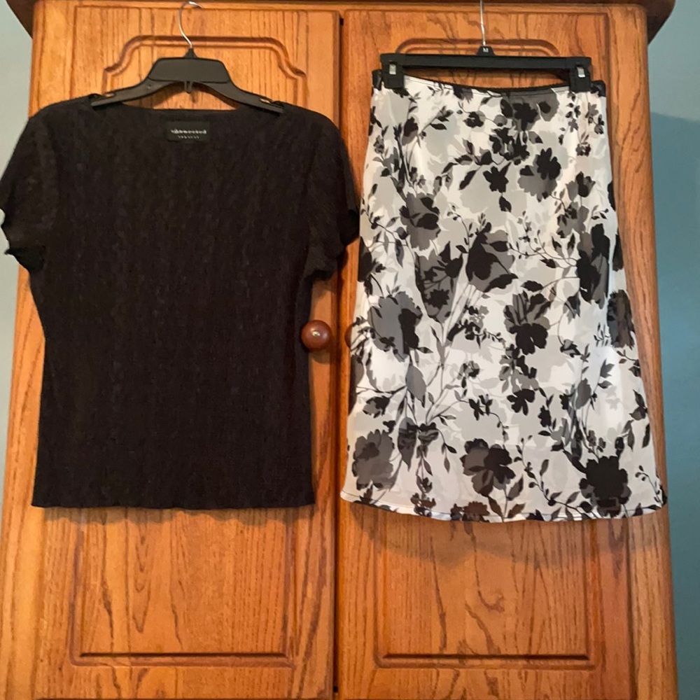 Connected Apparell Skirt and Top set Size M